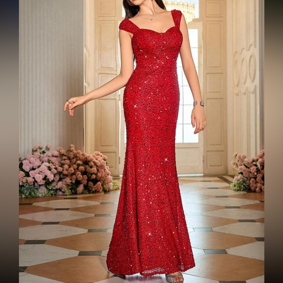 Sequin Maxi Dress with Sweetheart Neck and High Slit - Luxe Evening Spark
